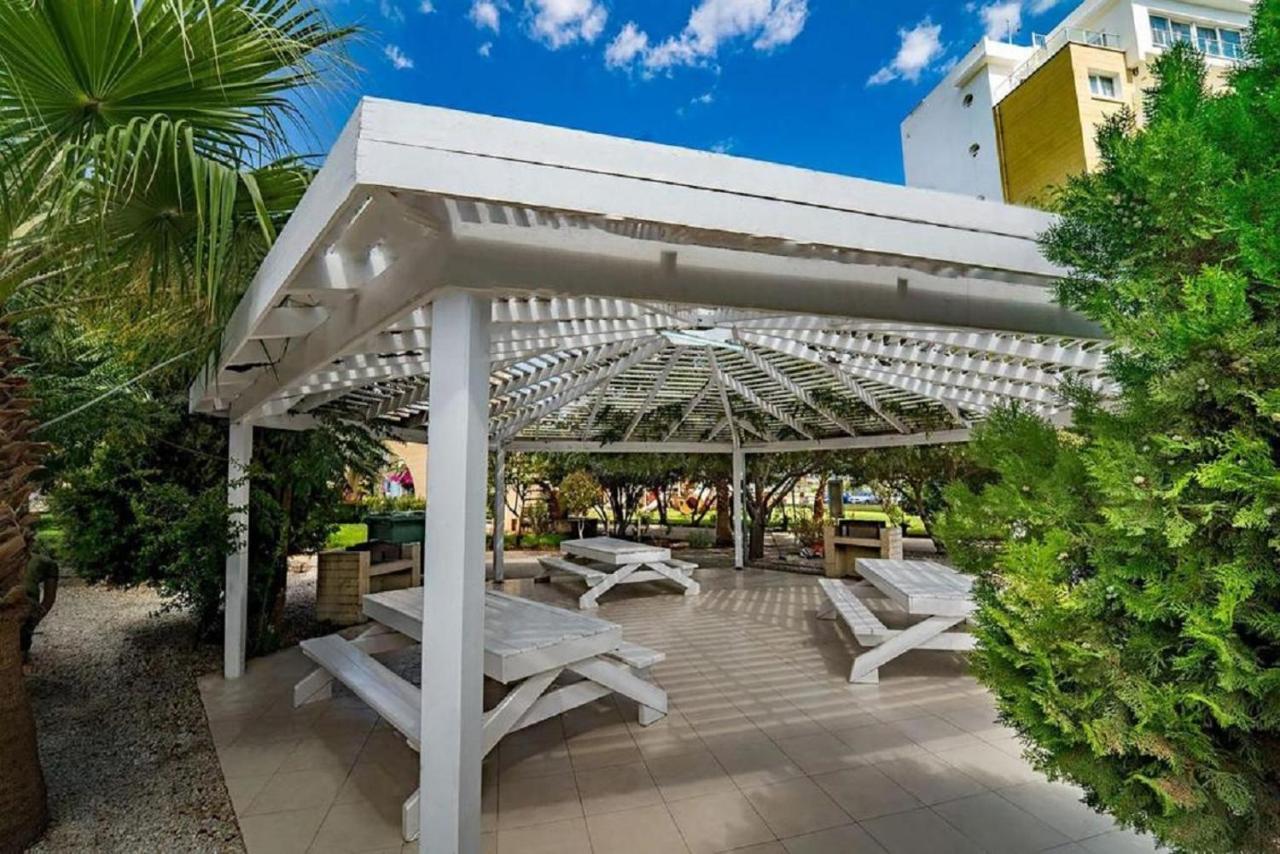 Spartacus Pool Apartments In Caesar Resort & Spa Trikomo 外观 照片
